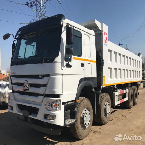 Водитель самосвала