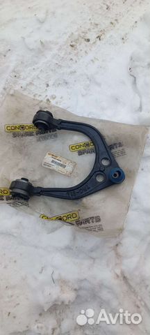 Рычаг передний верхний левый на Chrysler