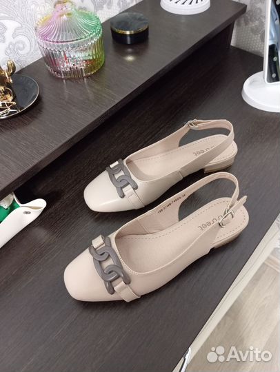 Босоножки женские 39 размер