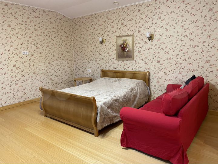 3-к. квартира, 140 м², 1/2 эт.