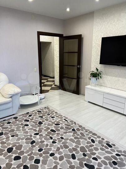 2-к. квартира, 76,3 м², 7/10 эт.