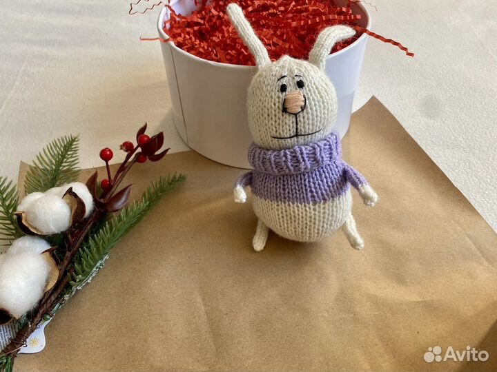 Вязаные игрушки ручной работы заяц