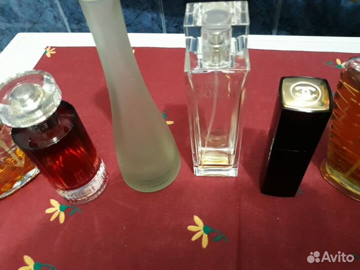 Пустые флаконы от парфюма