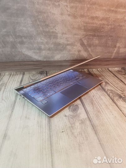 Ультрабук Asus/4gb DDR4/Core i5-8250u