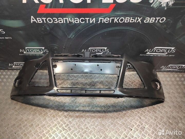 Бампер Ford Focus 2010