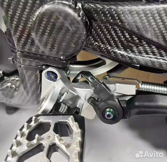 Кронштейн подножки Sur-Ron Ultra Bee