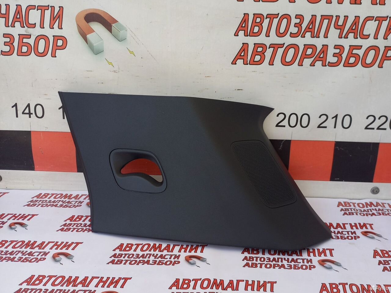 Обшивка задней стойки правая Lixiang L9