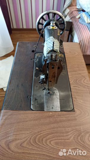 Швейная машина Singer