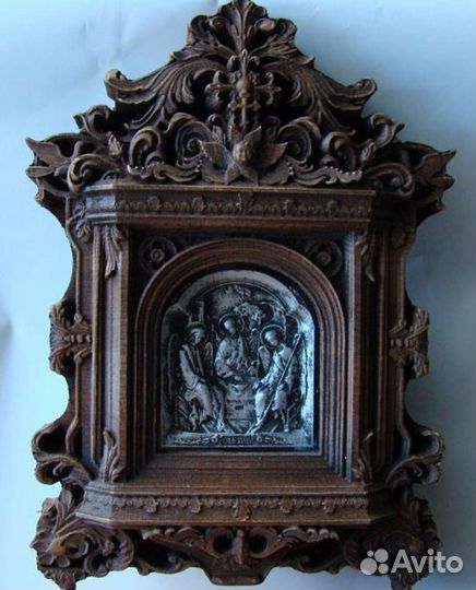 Икона в киоте