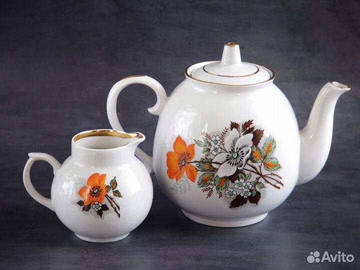 Набор фарфоровой посуды