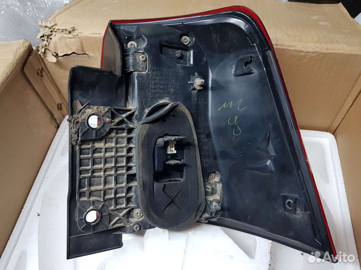 Toyota land cruiser 200 задние фонари комплект