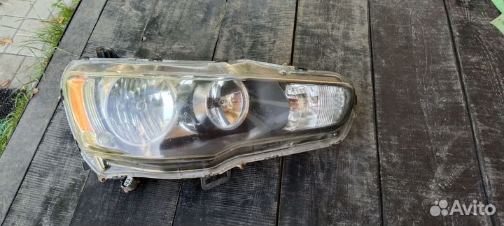 Фара передняя правая Митсубиси Лансер 10