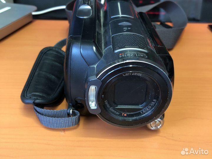 Видеокамера Sony HDR-SR12E