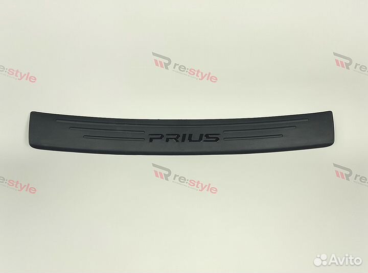 Накладка заднего бампера Toyota Prius 30