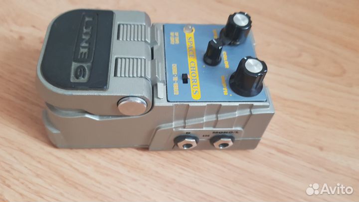 Гитарный эффект Space chorus line 6