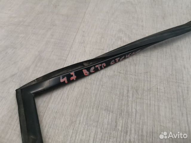 Уплотнитель стекла передний Geely Emgrand Ec7 1.5