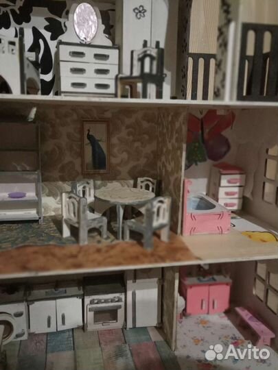 Домик кукольный с мебелью