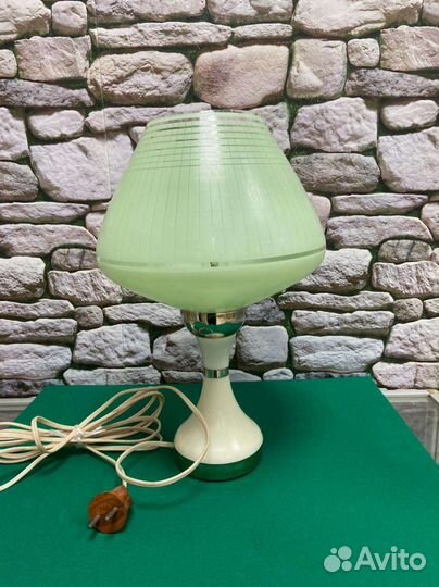 Винтажная настольная лампа