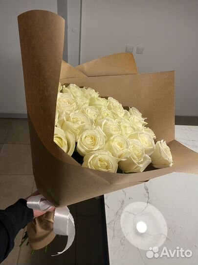 25 роз. 35 роз. 51 роза с упаковкой. Белые розы