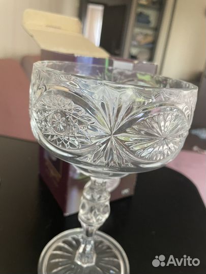 Хрустальная ваза