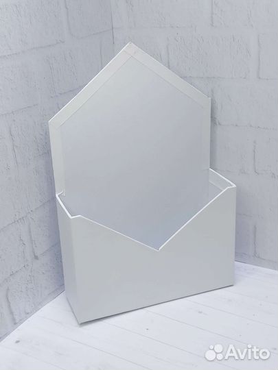 Коробки, стаканы для букетов и композиций