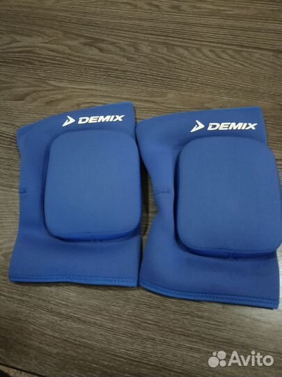 Наколенники