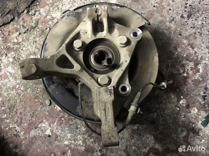 Кулак правый передний Chevrolet Cruze J300