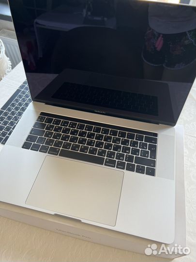 Apple Macbook Pro 15 (A1707) 2016 (2тб) Идеал б.у