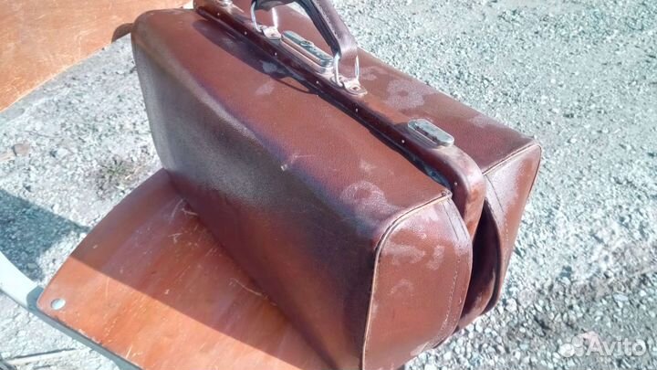 Саквояж. Настоящий, старинный. Замки работают
