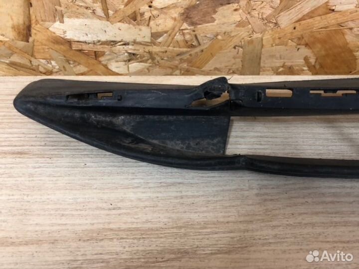 Накладка бампера передняя Mercedes-Benz E-Class