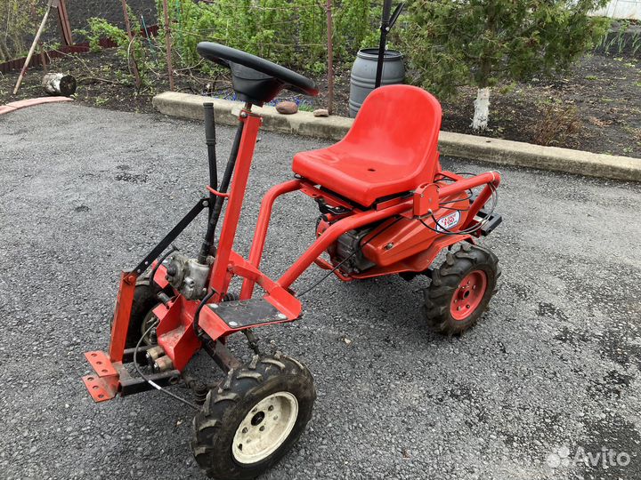 Мини-трактор для трудолюбивого фермера