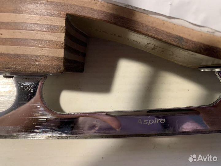 Фигурное коньки 270-280 Jackson