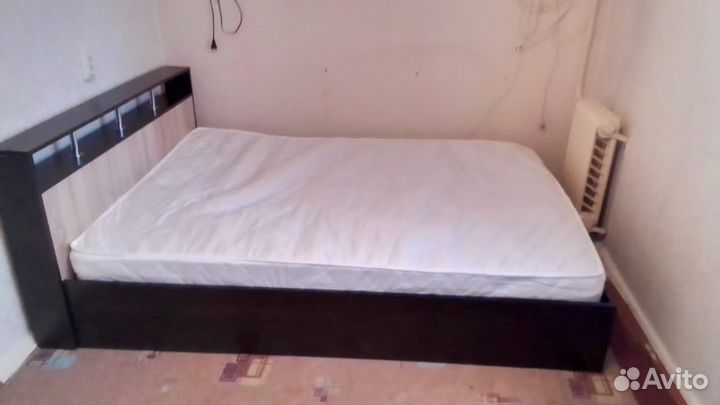 Кровать с матрасом
