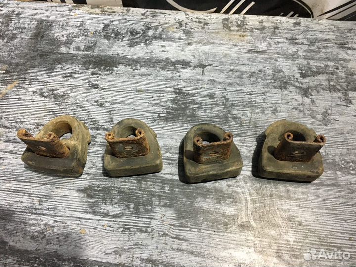 Резинка глушителя опора глушителя Mercedes W140