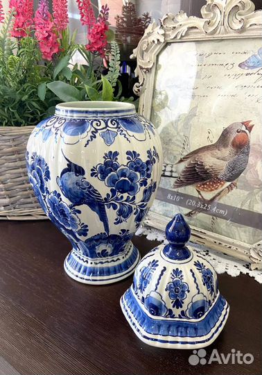 Роскошные вазы от известной мануфактуры Delft