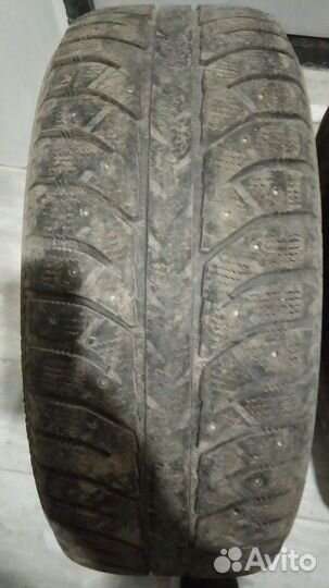 Bridgestone Ice Cruiser 7000 215/60 R16 95T