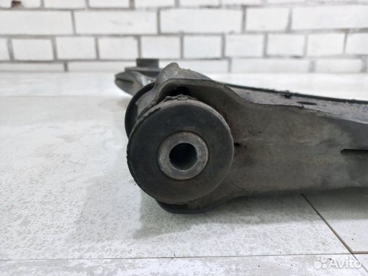 Рычаг передний нижний передний левый Mercedes V230