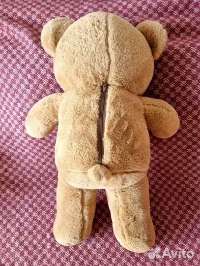 Плюшевый медведь с пледом