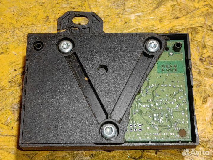 Блок управления топливным насосом Mercedes C-Class