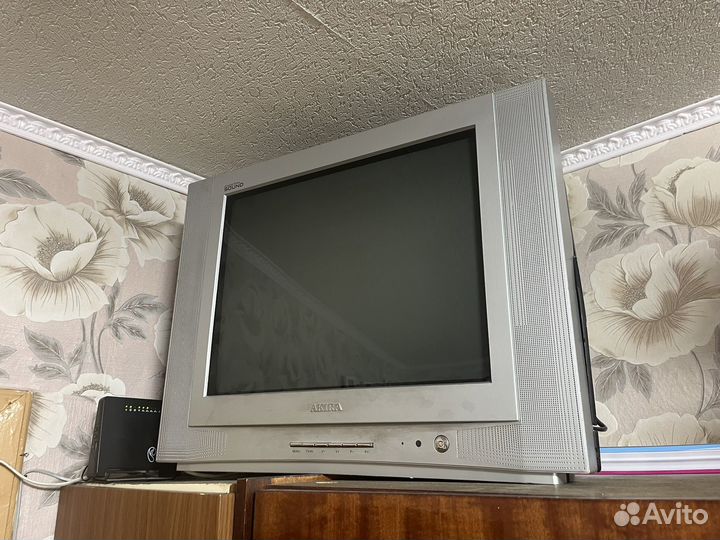 Телевизор Akira в хорошем состоянии