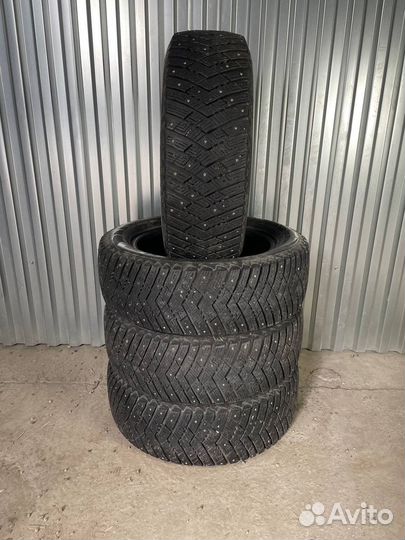 Goodyear UltraGrip Ice Arctic SUV 215/60 R17 100T
