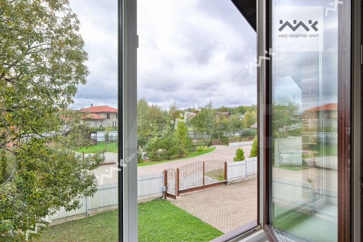 Дом 210 м² на участке 10 сот.