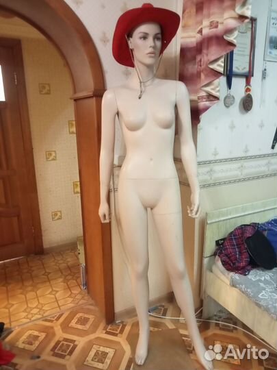 Манекен женский