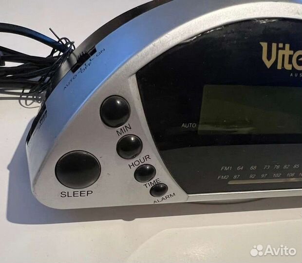 Радиобудильник Vitek VT-3503