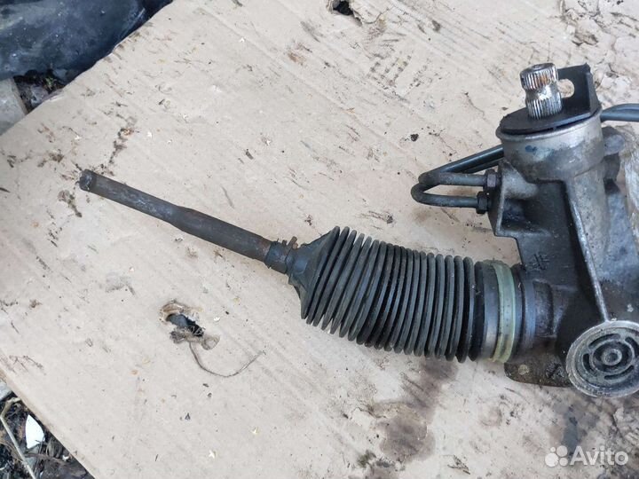 Рулевая рейка на Nissan Primera P11