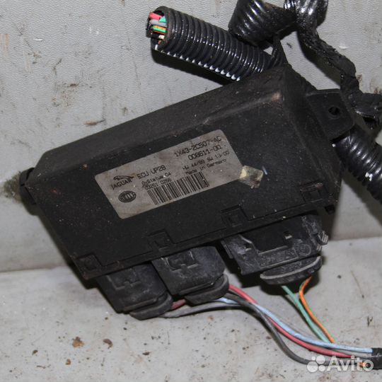 Блок управления вакуумным усилителем тормозов JAG