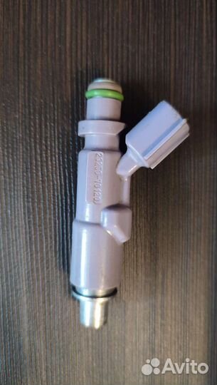 Форсунка топливная 1G-FE 23250-70120