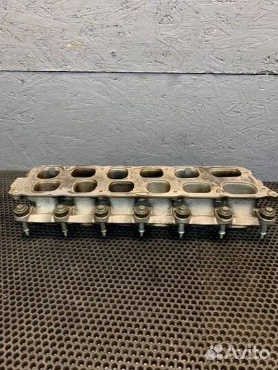 Коллектор впускной Bentley Continental Flying Spur