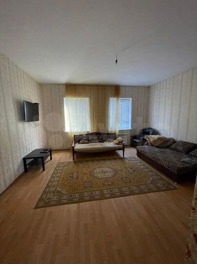 Дом 220 м² на участке 4 сот.