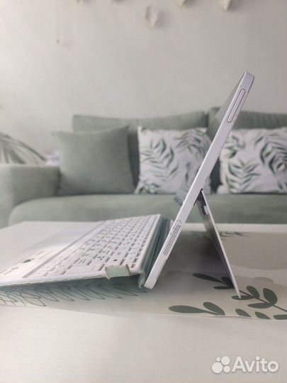 Планшет Asus t102ha